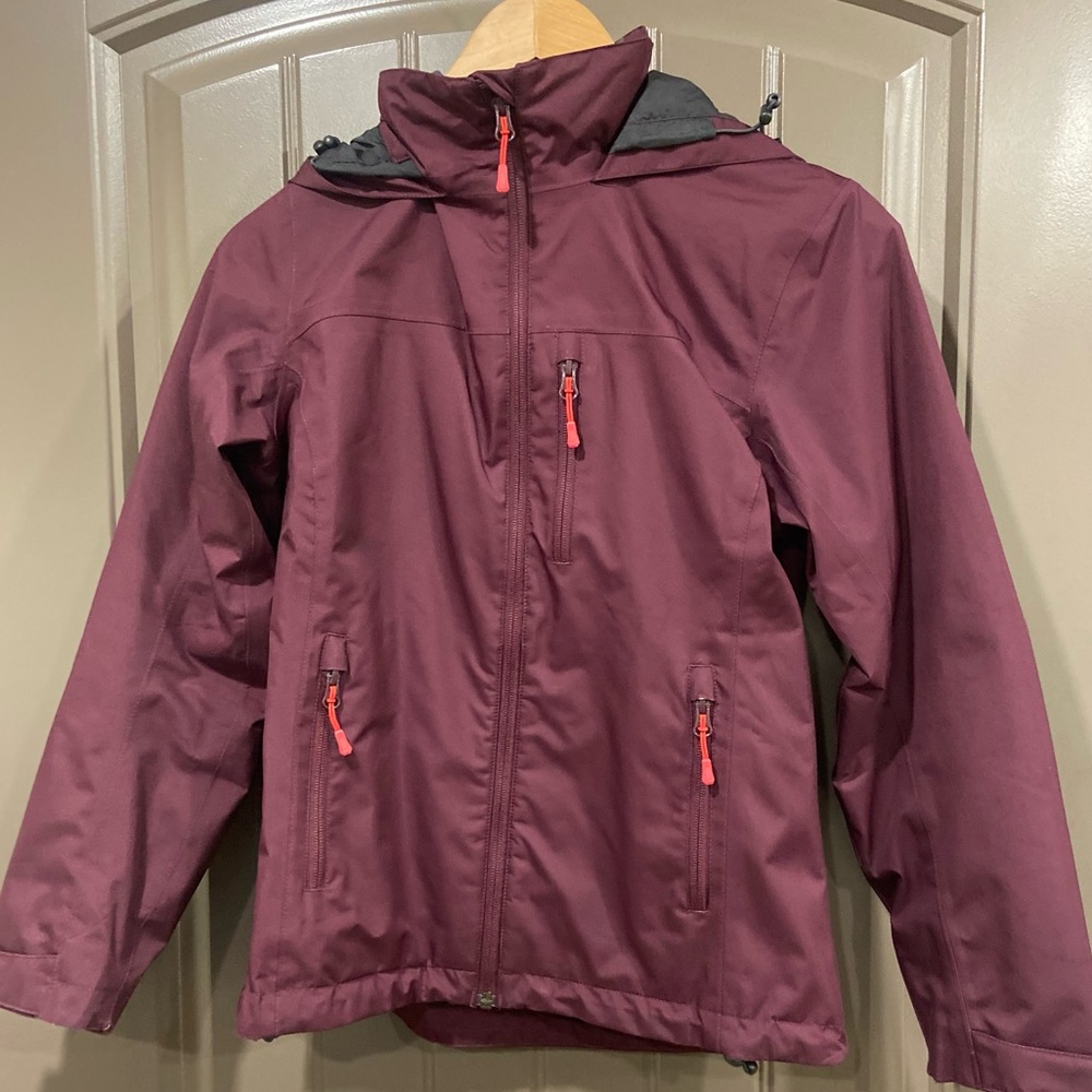 Helly Hansen Women's Ski Jacket in Burgundy and Gray